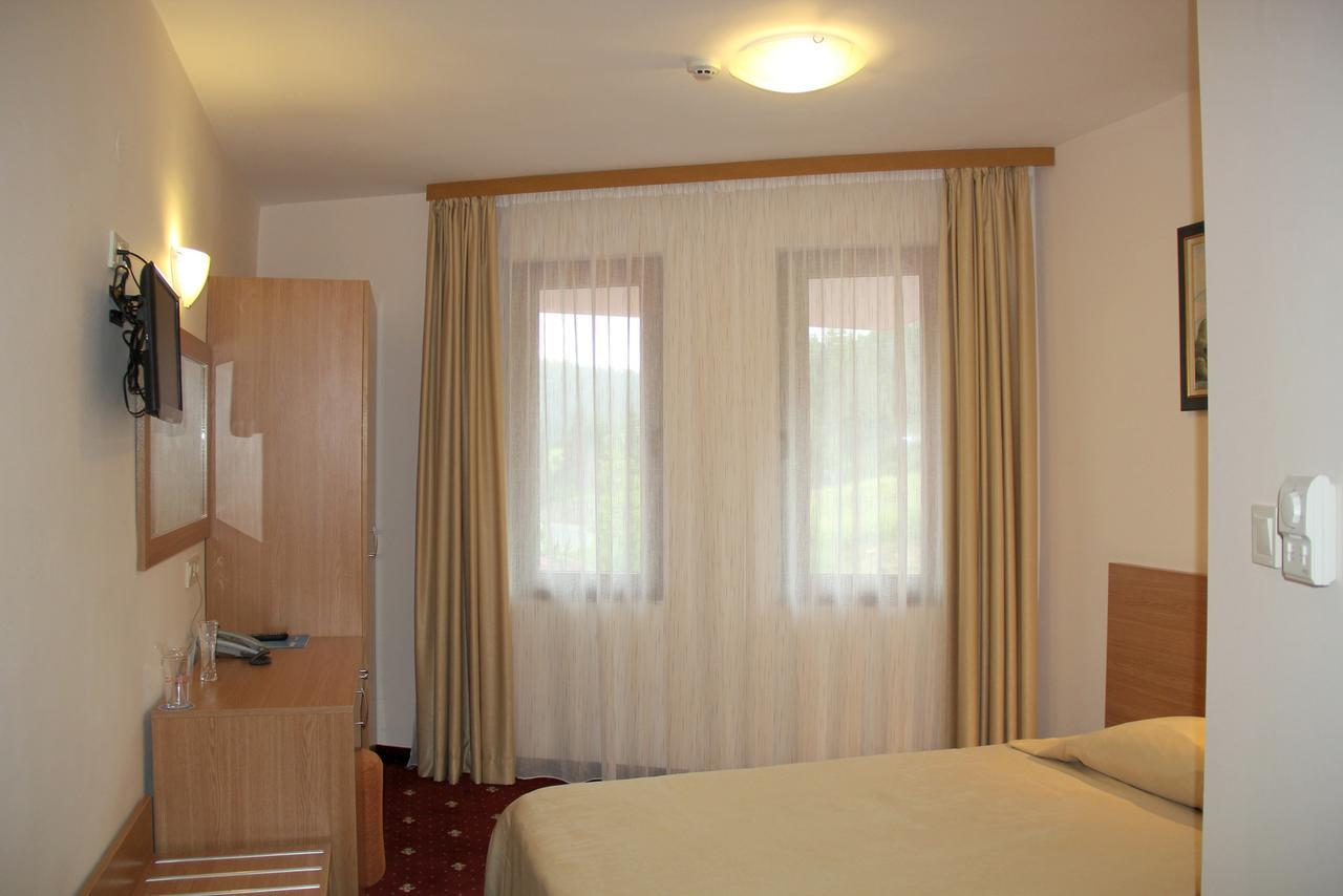 Hotel Coop Rozhen Пампорово Екстер'єр фото