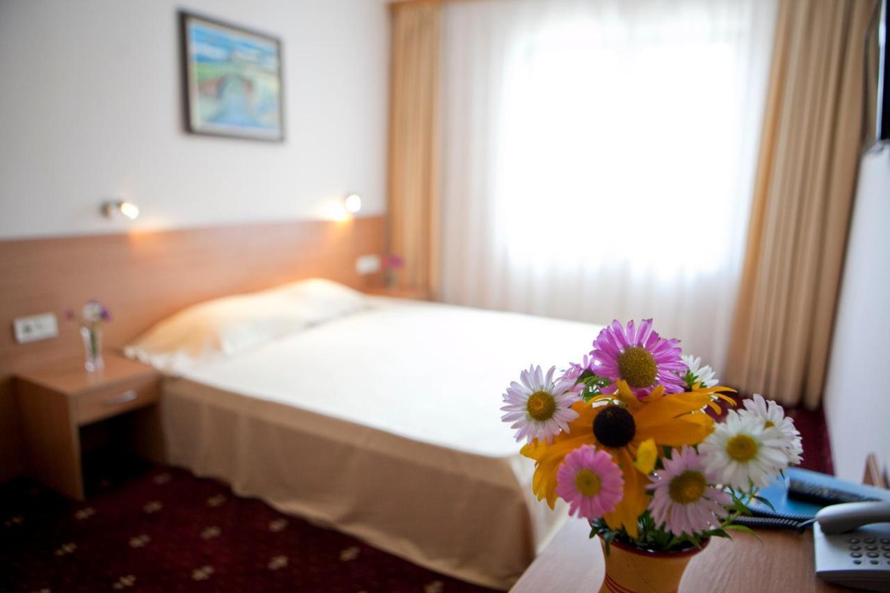 Hotel Coop Rozhen Пампорово Екстер'єр фото